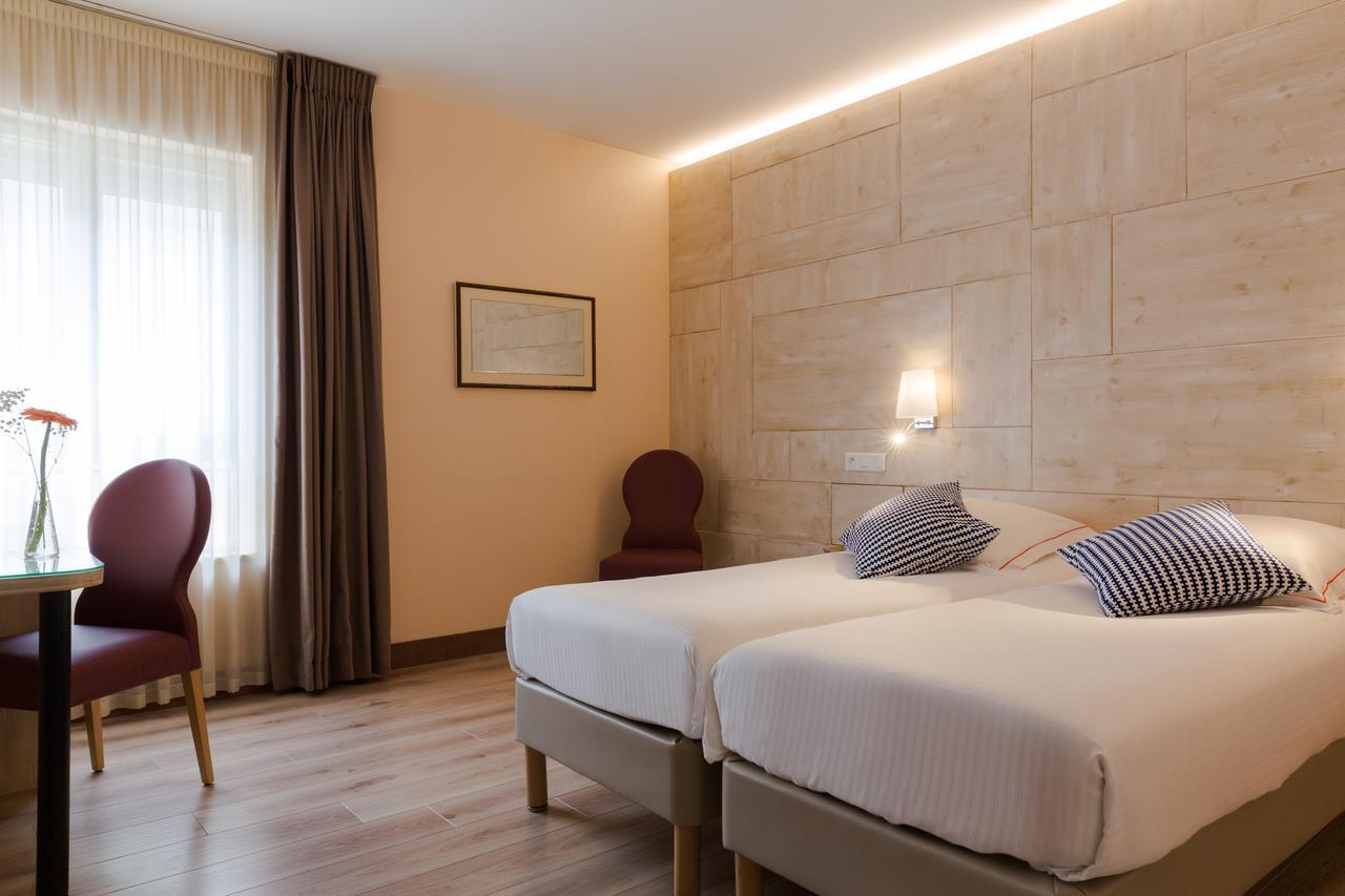 The Originals Boutique, Hotel Alize, Evian-Les-Bains Bagian luar foto
